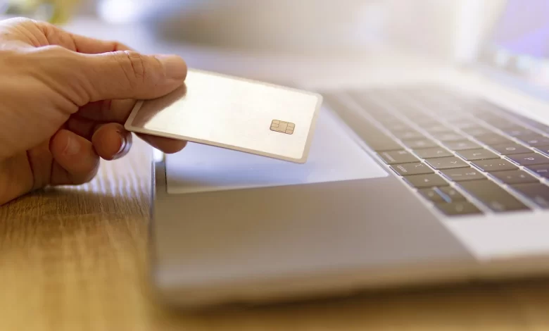 ما هي التجارة الإلكترونية e-commerce؟ وكيف تبدءها؟